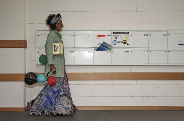 Jacqueline Abrahams (MUC) - cocoon magazine urban survivor - artistspool.com