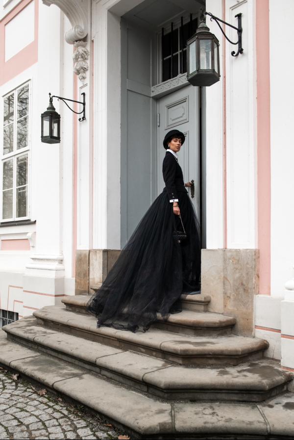 Manuel Miltner - Harpers Bazaar Vietnam | LE CONTE DE FÉES MODERNE - artistspool.com
