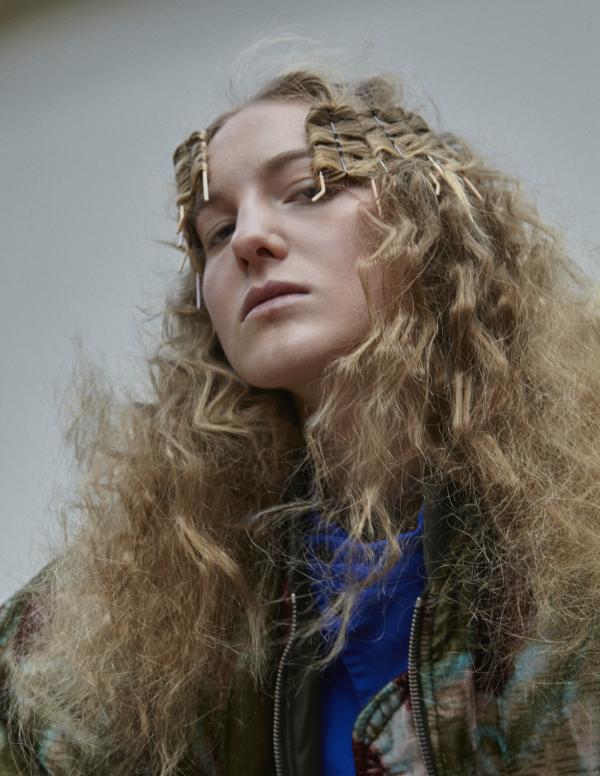 Nuria Gregori - Schön! Magazine - artistspool.com