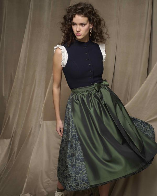 Jenny Retzlaff - Kinga Mathe Campaign - artistspool.com
