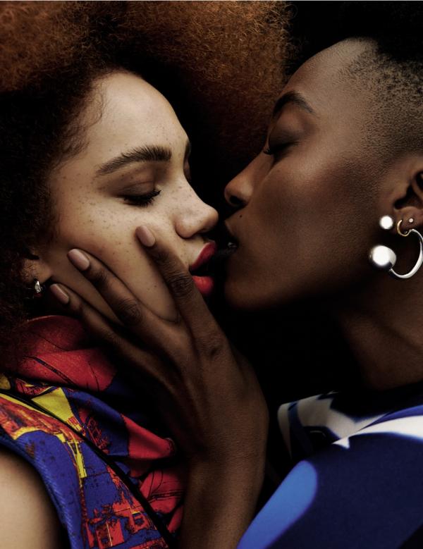 Adelaida Cue Baer - Tush - artistspool.com