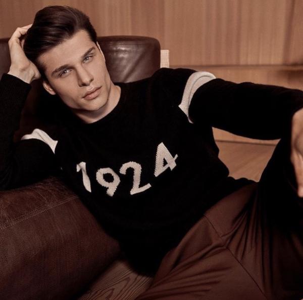 Anna Ploch (MUC) - A single Men - artistspool.com