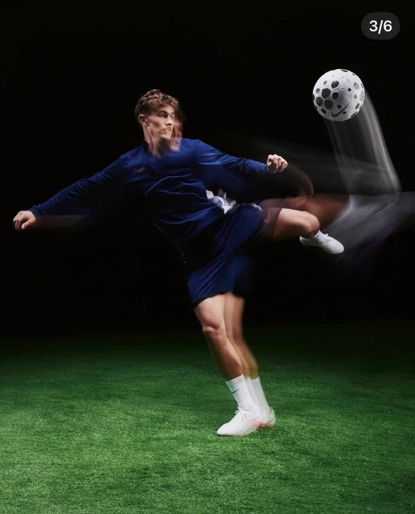 Anna Ploch (MUC) - Nike Tom Bischof - artistspool.com