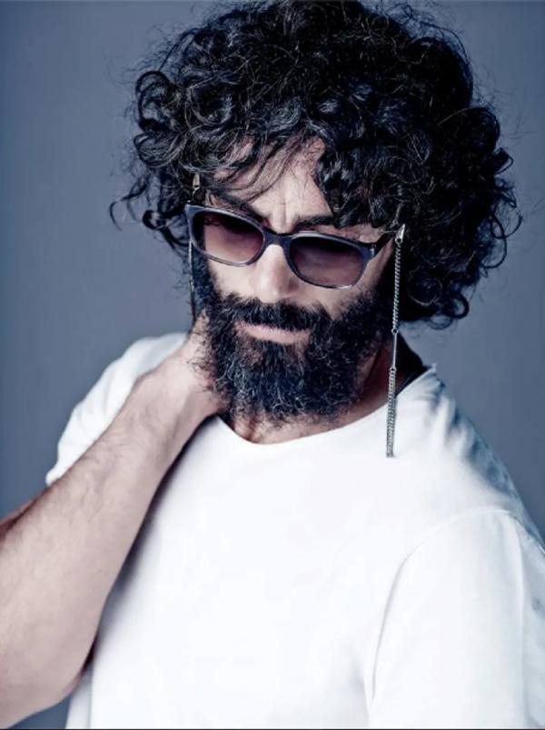 Anna Ploch (MUC) - Iolani - artistspool.com