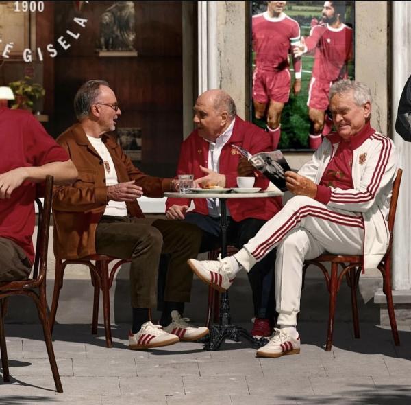 Anna Ploch (MUC) - FC Bayern125 Jahre - artistspool.com