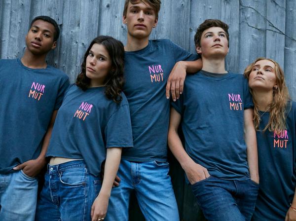 Bee Birgit Steger - NUR MUT Campaign - artistspool.com