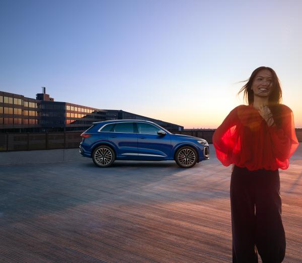Jacqueline Ziesmer - Audi Q5 - artistspool.com
