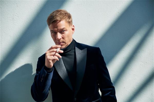 Séraphine de Lima - Tom Wlaschiha - artistspool.com