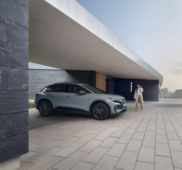 Julia Neubauer - Audi - artistspool.com