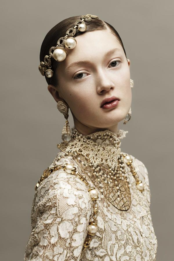 Daniella Petrovics - Pearls - artistspool.com