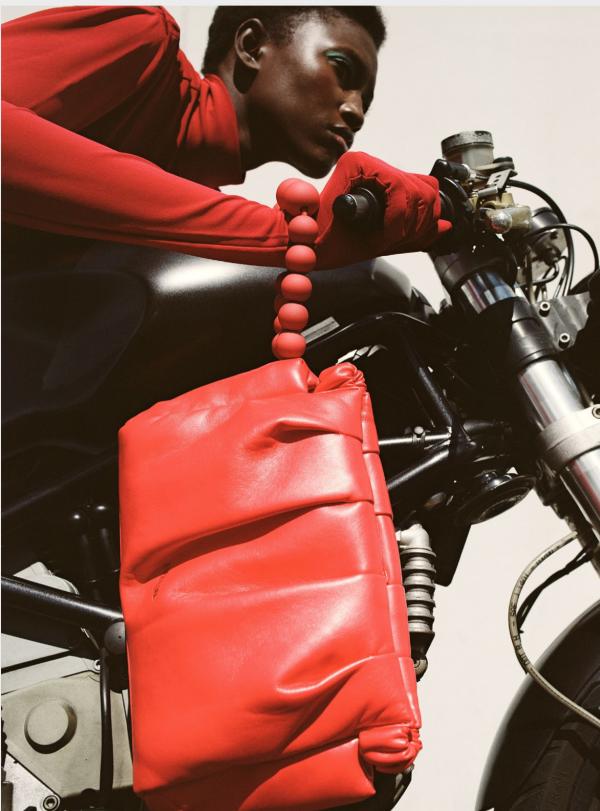 Adelaida Cue Baer - Faces Magazin - artistspool.com