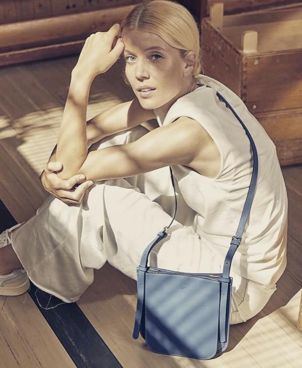 Anna Ploch (MUC) - Meggyk - artistspool.com