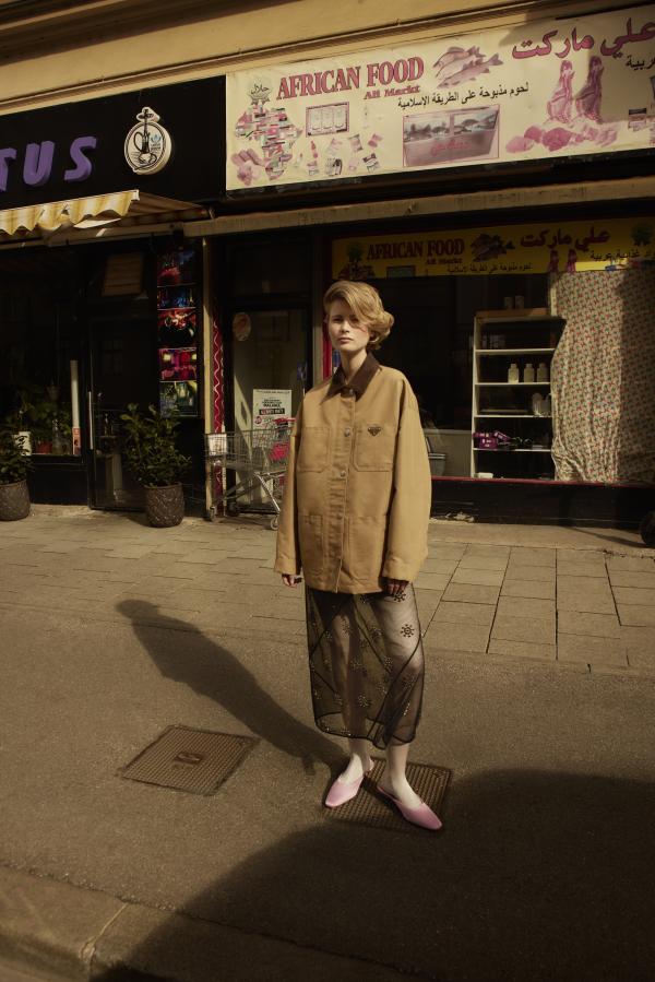 Anna Ploch (MUC) - Contributor Magazine - artistspool.com