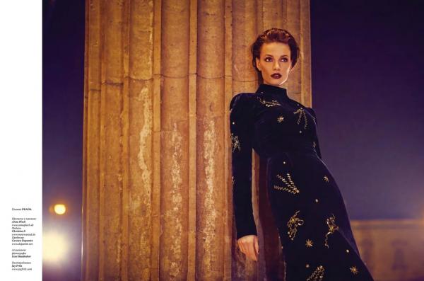 Anna Ploch (MUC) - Velvet - artistspool.com