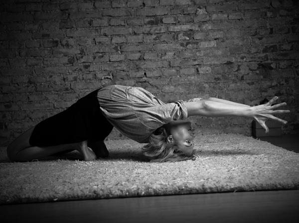 Bee Birgit Steger - Yoga Book - artistspool.com