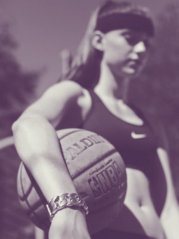 Alexandra Dietl - Basketball - artistspool.com