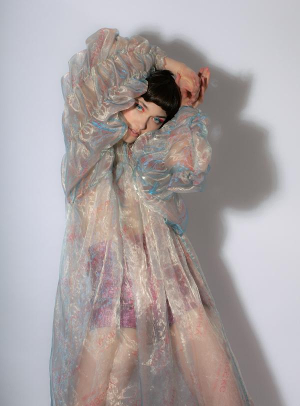 Claudia Fischer - Beautiful Blood Magazine - artistspool.com