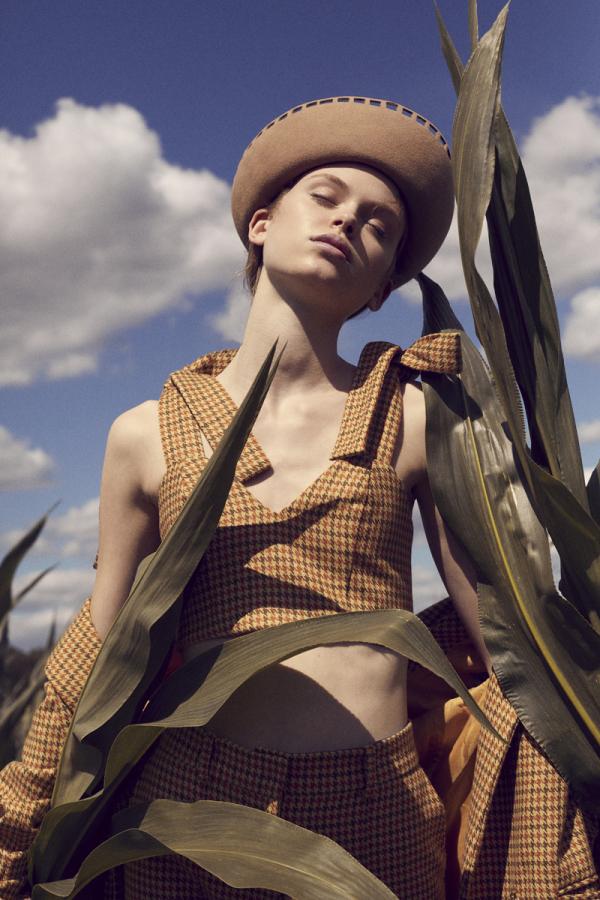 Latisha Nicholson - Harpers Bazaar UK - artistspool.com
