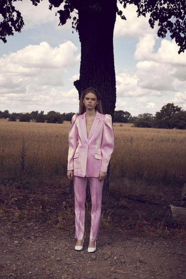 Latisha Nicholson - Harpers Bazaar UK - artistspool.com