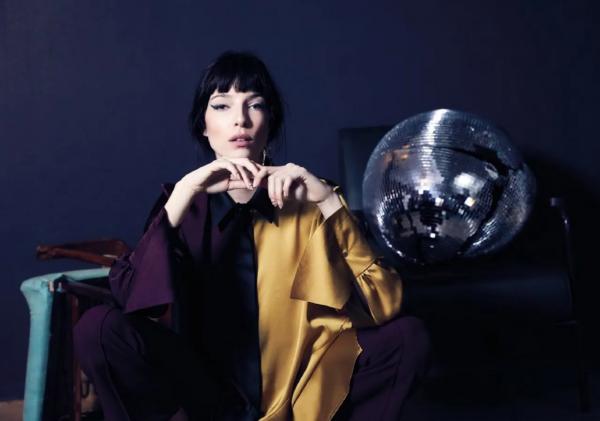 Anna Ploch (MUC) - Mykke Hofmann - artistspool.com