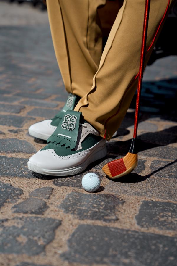 Nuria Gregori - Ecco Golf - artistspool.com