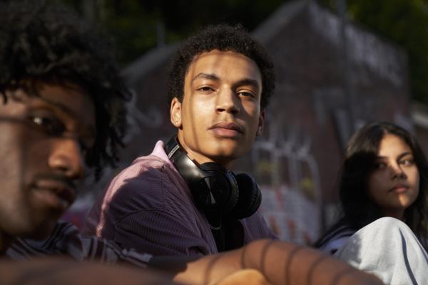 Julia Neubauer - Dockland - artistspool.com