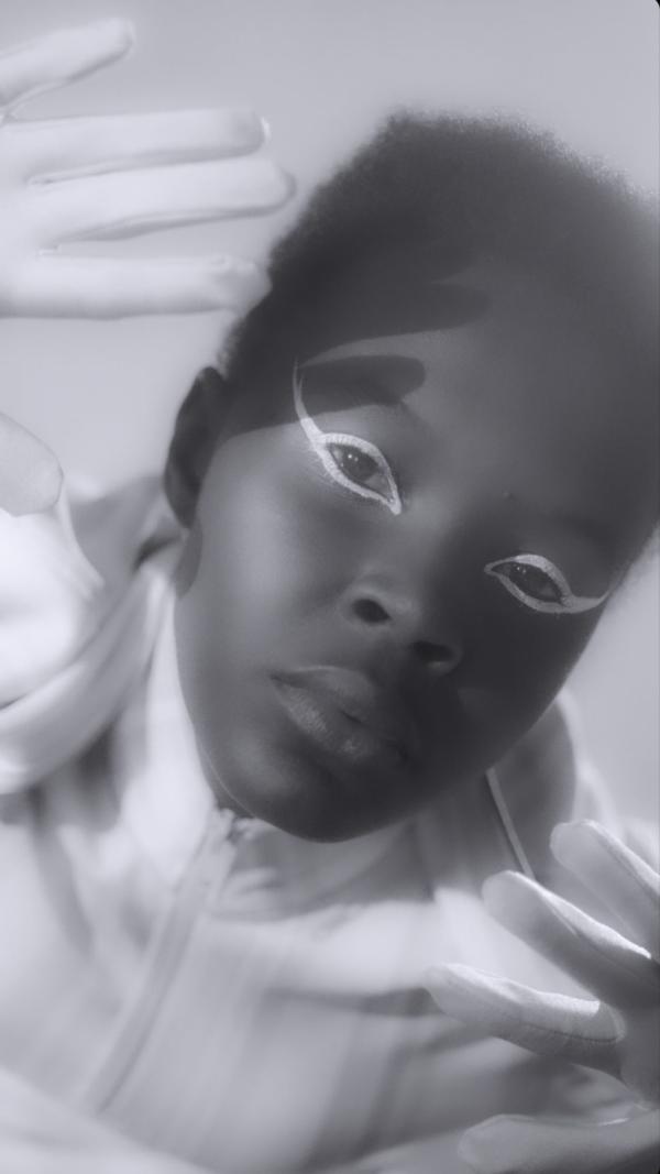 Yvonne Wengler - SCHÖN Magazine - artistspool.com