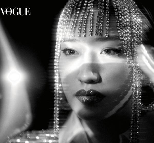 Yvonne Wengler - vogue deutsch - artistspool.com