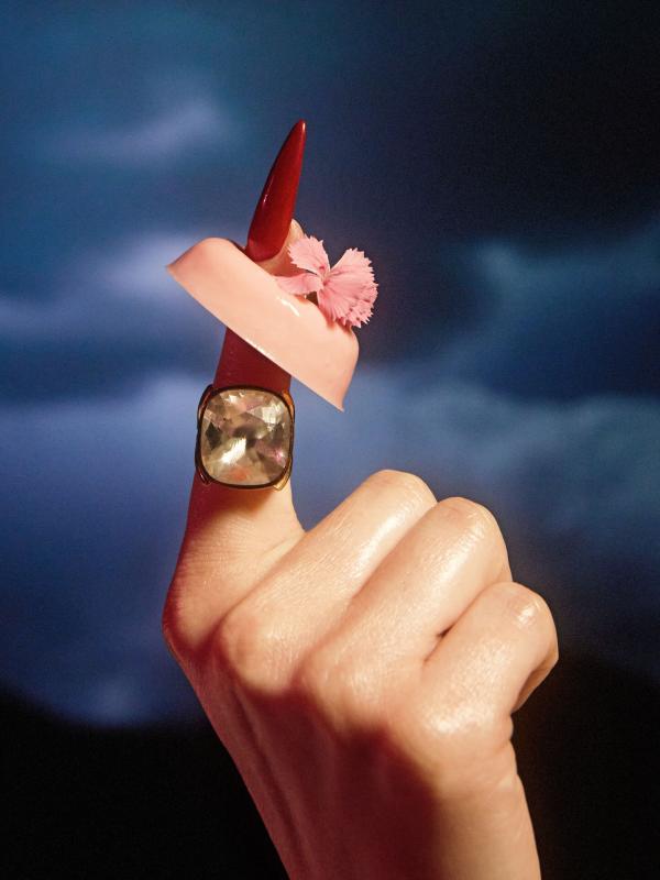 Adelaida Cue Baer - Vogue Portugal - artistspool.com