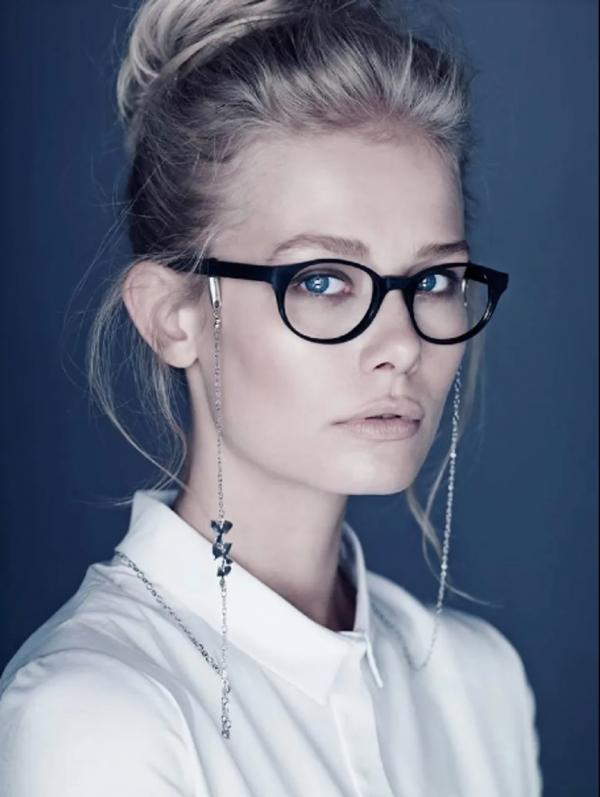 Anna Ploch (MUC) - Iolani - artistspool.com