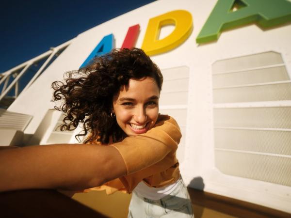 Michaela Hilchenbach - Aida Campaign 24/25 - artistspool.com