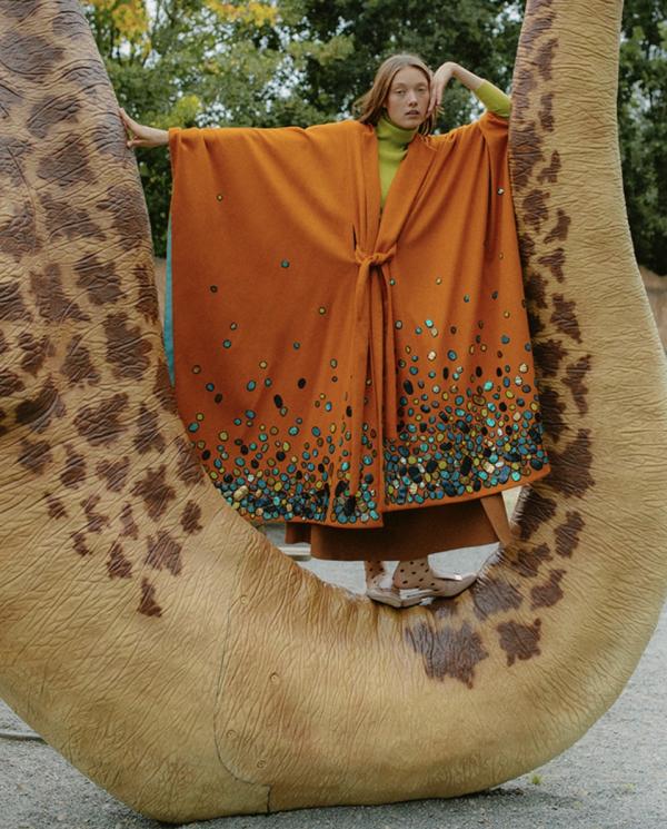 Adelaida Cue Baer - Dino Vogue CZ - artistspool.com