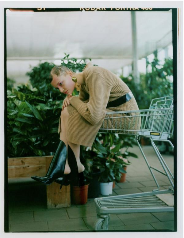 Adelaida Cue Baer - Achtung - artistspool.com