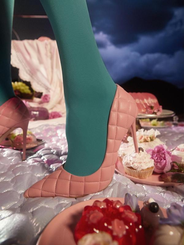 Adelaida Cue Baer - Vogue Portugal - artistspool.com