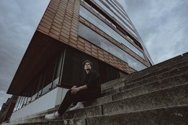 Susi Loos - Casio EFK - artistspool.com