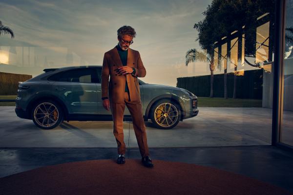 Jacqueline Ziesmer - Porsche Cayenne Turbo GT - artistspool.com