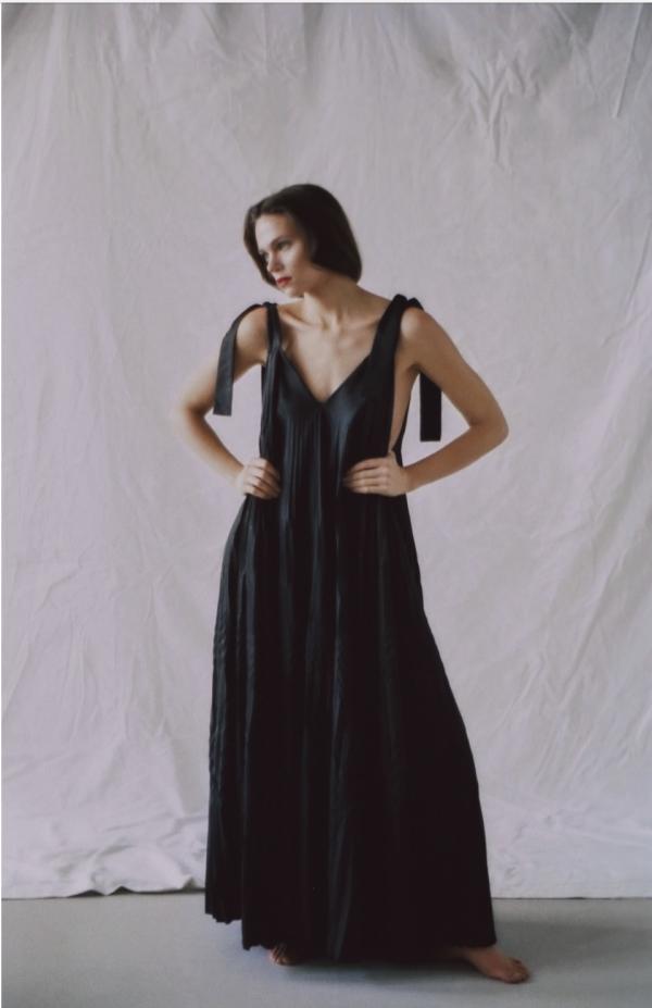 Adelaida Cue Baer - Dimensions - artistspool.com