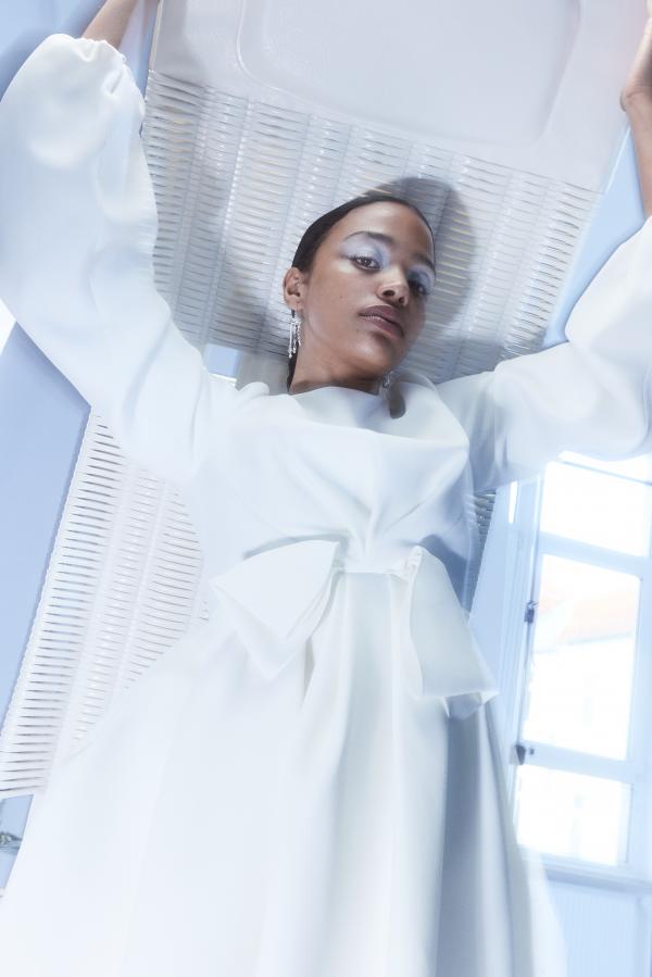 Adelaida Cue Baer - Mirror - artistspool.com