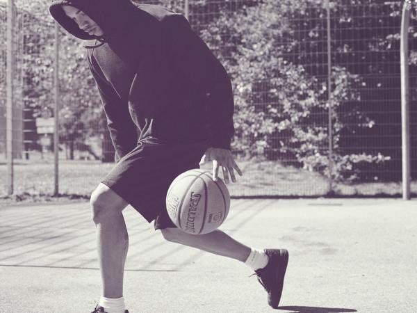 Alexandra Dietl - Basketball - artistspool.com