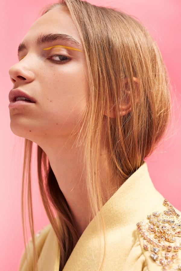 Alexandra Dietl (MUC) - Lucys Magazine - artistspool.com