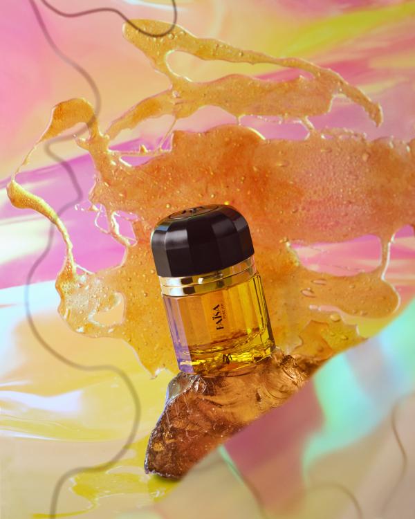 Anna Nizio - Scentury Magazine Gourmand Perfumes - artistspool.com