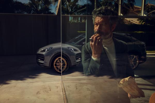 Jacqueline Ziesmer - Porsche Cayenne Turbo GT - artistspool.com