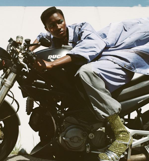 Adelaida Cue Baer - Faces Magazin - artistspool.com