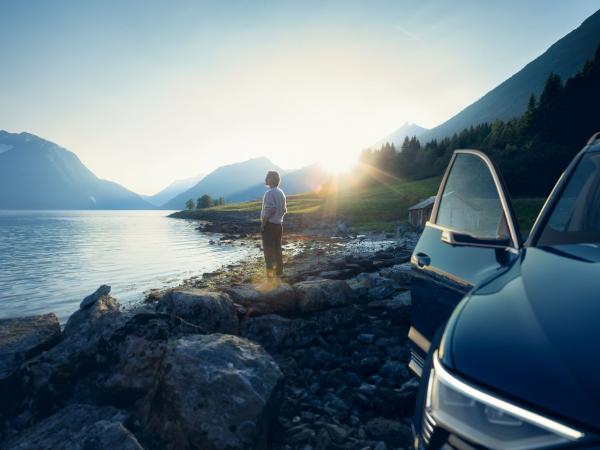 Jacqueline Ziesmer - Audi e-tron - artistspool.com