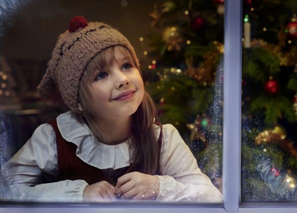Julia Neubauer - Ferrero Xmas - artistspool.com