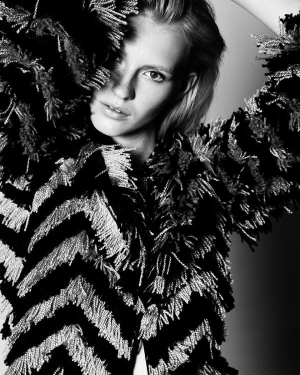 Julia Neubauer - mcot magazine - artistspool.com