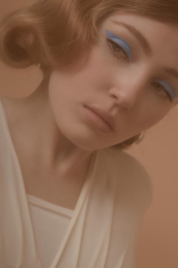 Jenny - PAP Magazine Dusty Days - artistspool.com