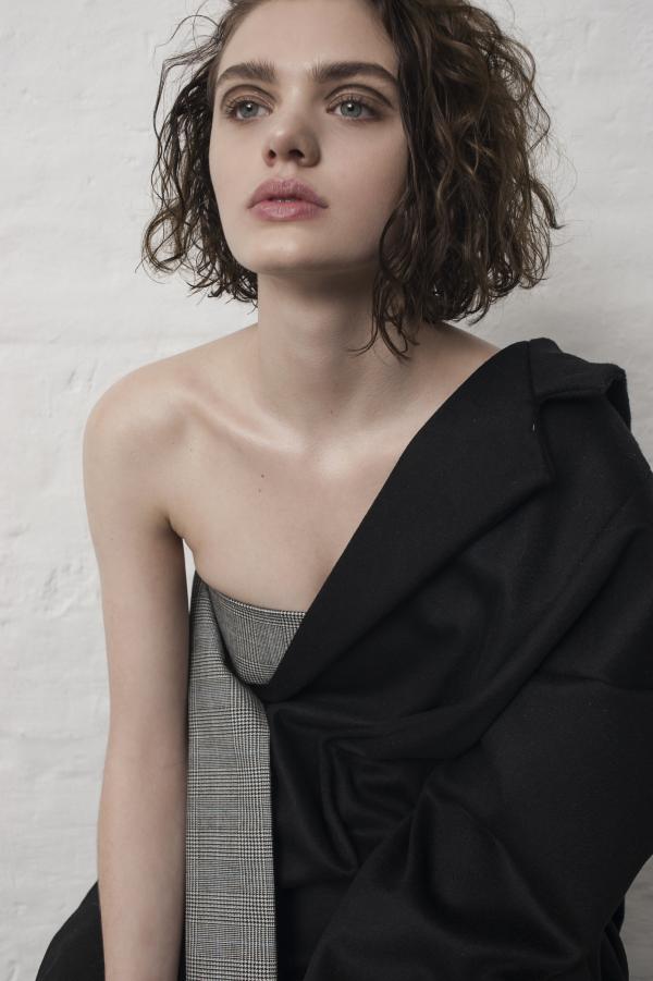 Silke Zeitz - Lookbook Vanesa Motina - artistspool.com