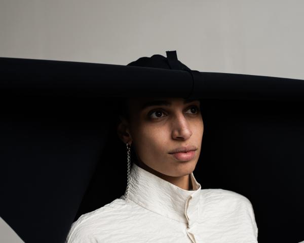 Nuria Gregori - Contributor Magazine - artistspool.com