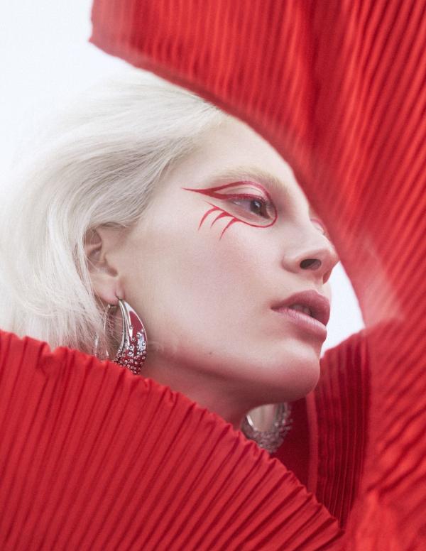 Manuel Miltner - Grazia Bulgaria | Are You Red-Y? - artistspool.com
